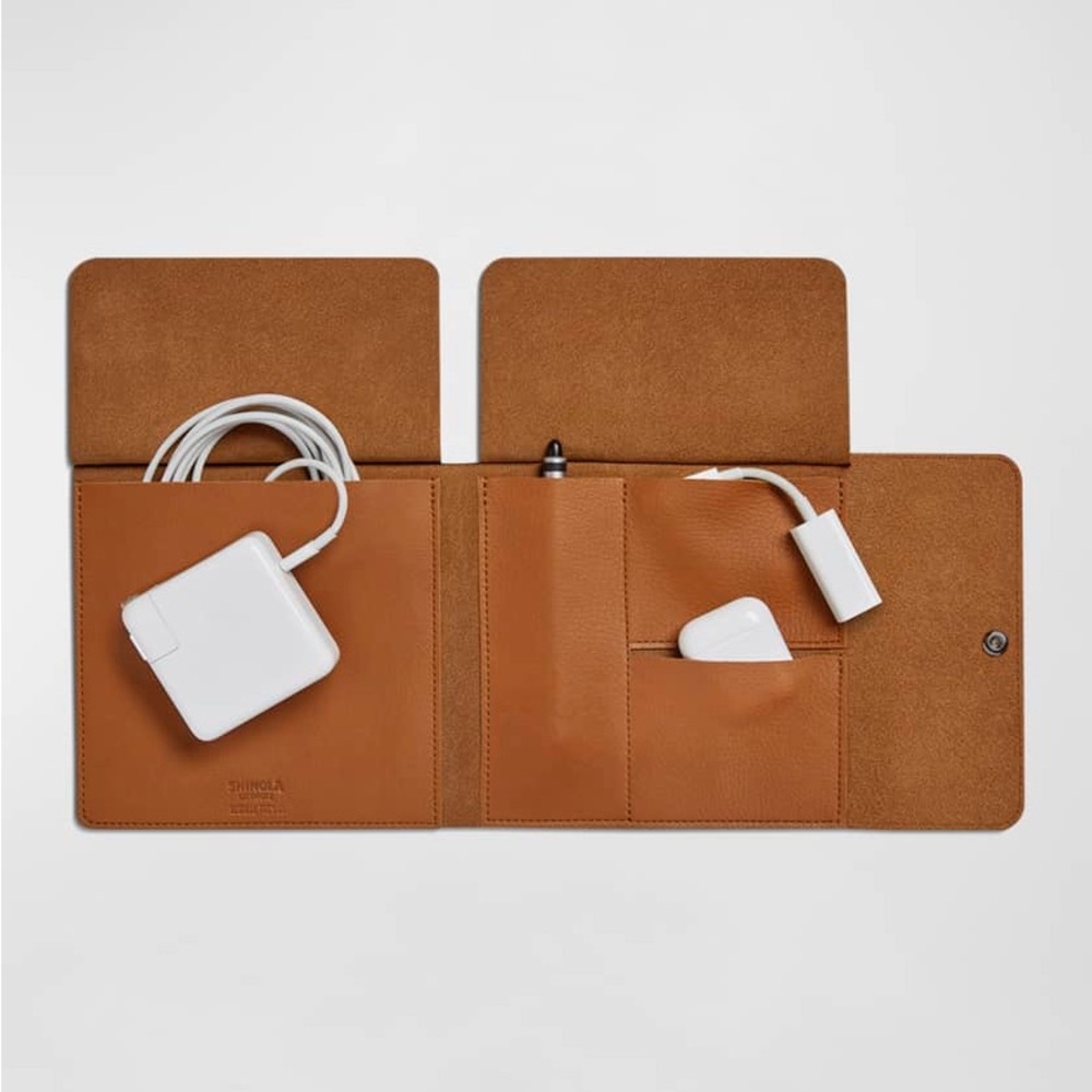 Shineola 
Leather Tech Traveler
Color: BOURBON